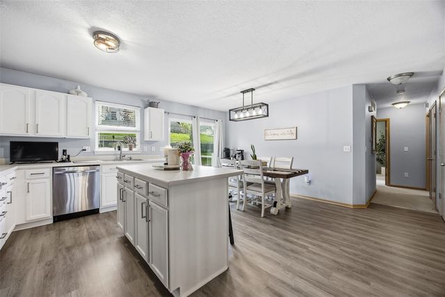 1404 Woolridge Drive, Coralville, IA 52241