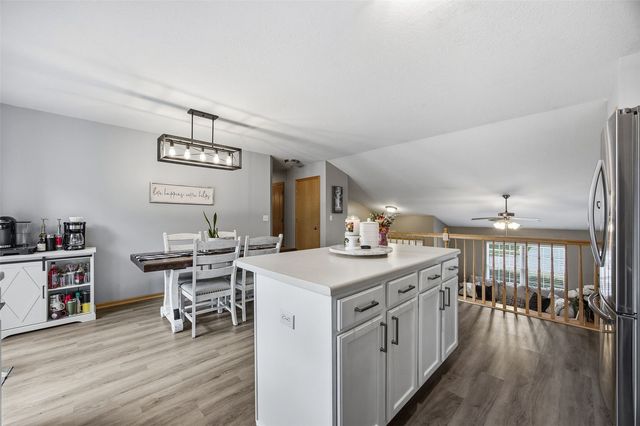 1404 Woolridge Drive, Coralville, IA 52241