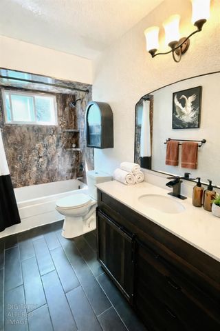 2377 Glacier Dr, Rocklin, CA 95677