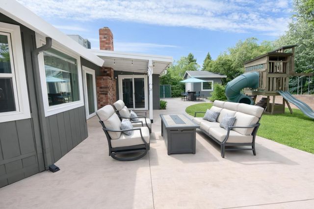 2377 Glacier Dr, Rocklin, CA 95677