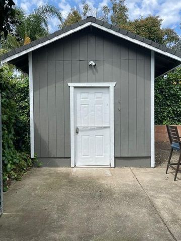 2377 Glacier Dr, Rocklin, CA 95677