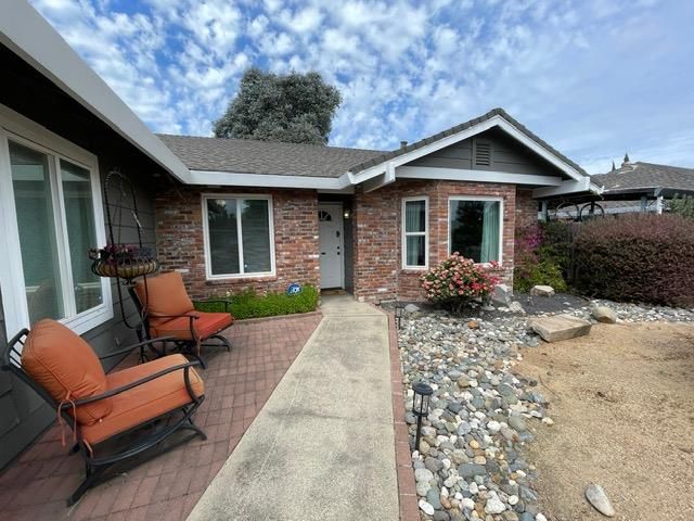 2377 Glacier Dr, Rocklin, CA 95677