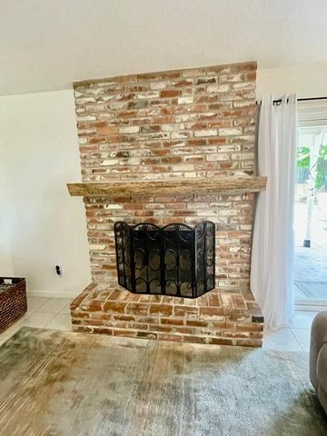 2377 Glacier Dr, Rocklin, CA 95677