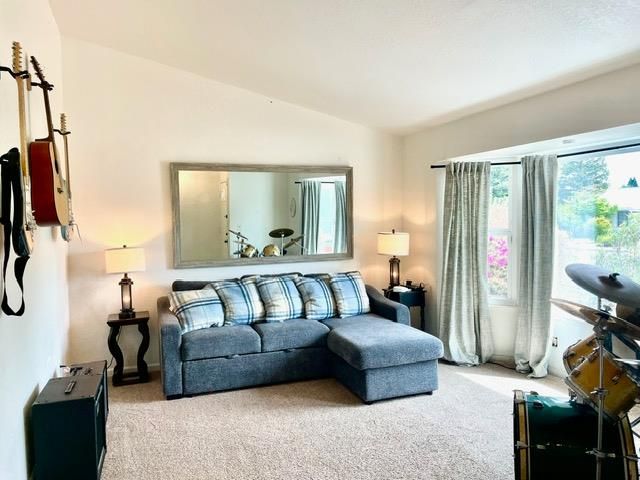 2377 Glacier Dr, Rocklin, CA 95677