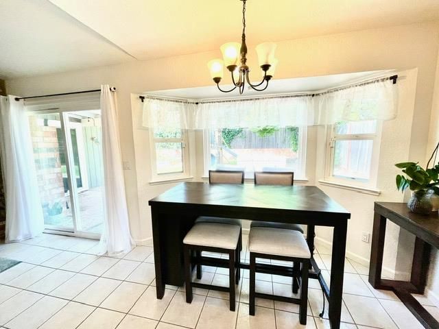 2377 Glacier Dr, Rocklin, CA 95677