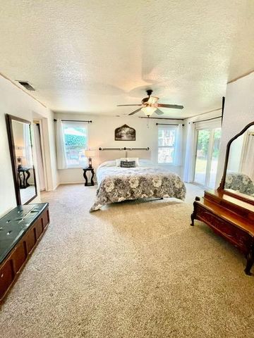 2377 Glacier Dr, Rocklin, CA 95677