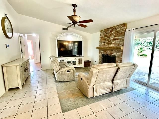 2377 Glacier Dr, Rocklin, CA 95677