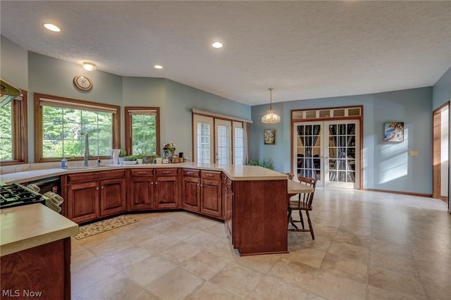 6506 Forestwood Street NW, Canton, OH 44718
