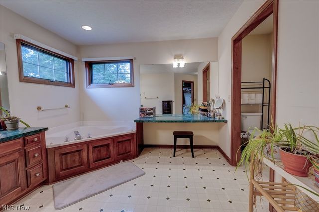6506 Forestwood Street NW, Canton, OH 44718