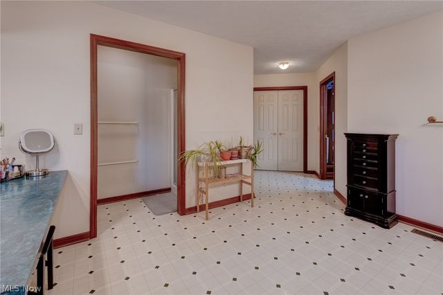 6506 Forestwood Street NW, Canton, OH 44718