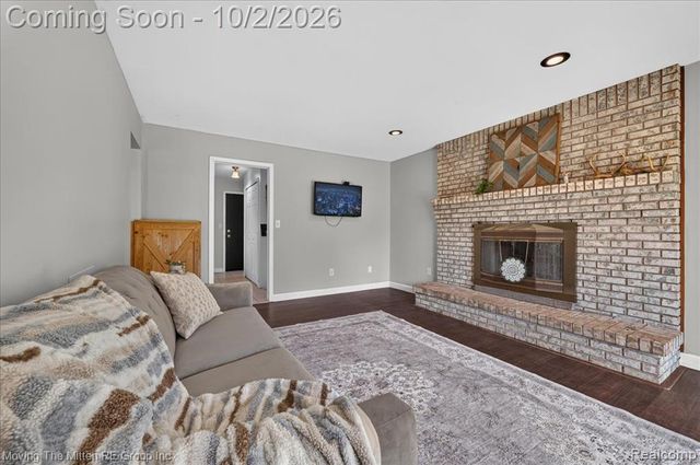 8543 Oakville Waltz Road, Belleville, MI 48111