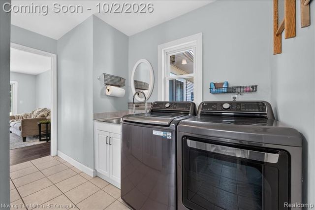 8543 Oakville Waltz Road, Belleville, MI 48111