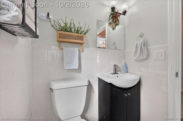 8543 Oakville Waltz Road, Belleville, MI 48111