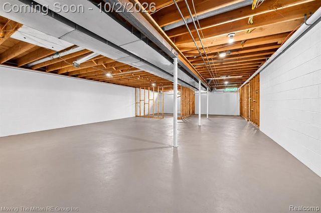 8543 Oakville Waltz Road, Belleville, MI 48111