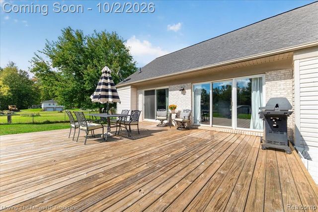 8543 Oakville Waltz Road, Belleville, MI 48111