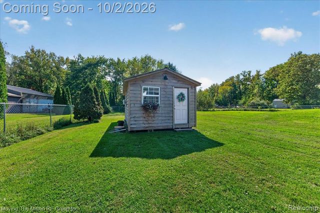8543 Oakville Waltz Road, Belleville, MI 48111