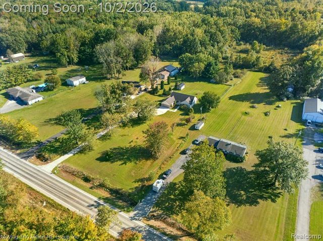 8543 Oakville Waltz Road, Belleville, MI 48111