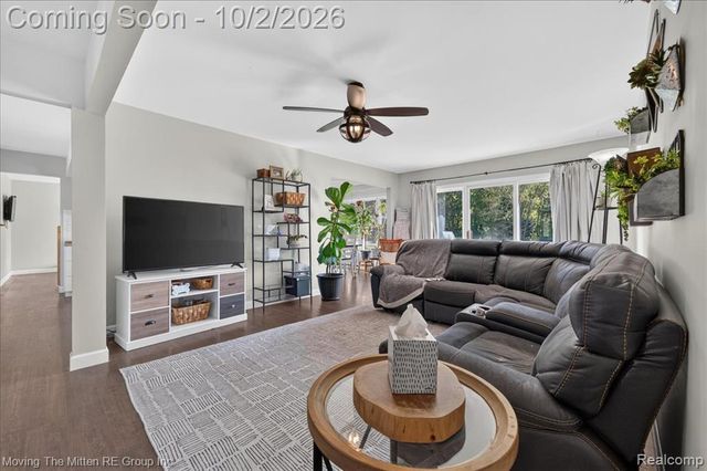 8543 Oakville Waltz Road, Belleville, MI 48111