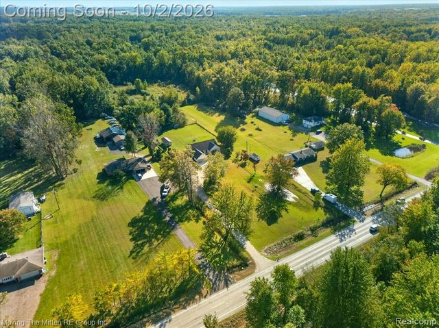 8543 Oakville Waltz Road, Belleville, MI 48111