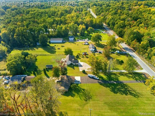 8543 Oakville Waltz Road, Belleville, MI 48111