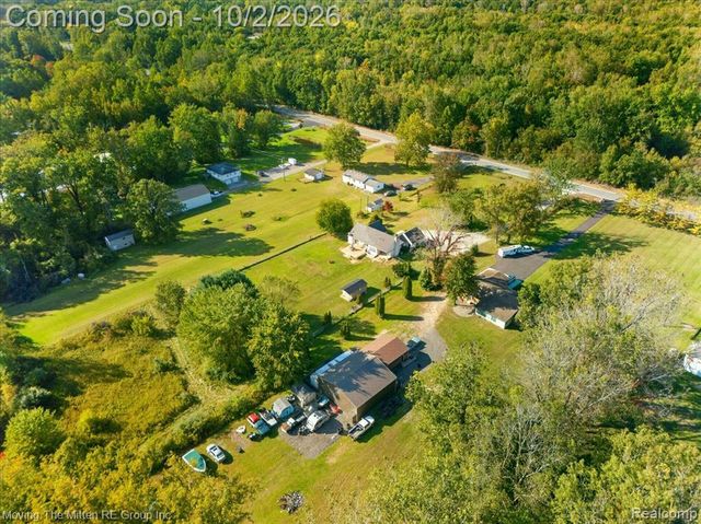 8543 Oakville Waltz Road, Belleville, MI 48111