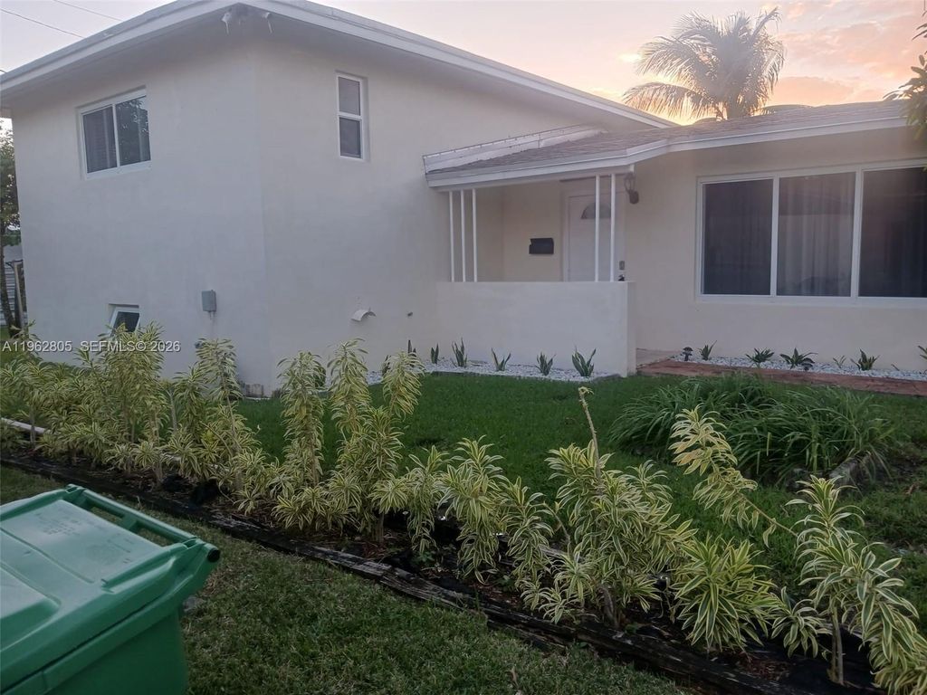 1260 NE 200th Ter, Miami, FL 33179