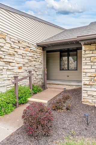 3321 E Ridge Place 0, Bettendorf, IA 52722