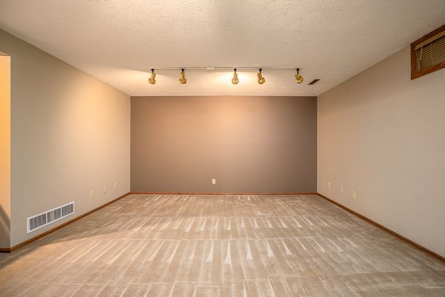3321 E Ridge Place 0, Bettendorf, IA 52722