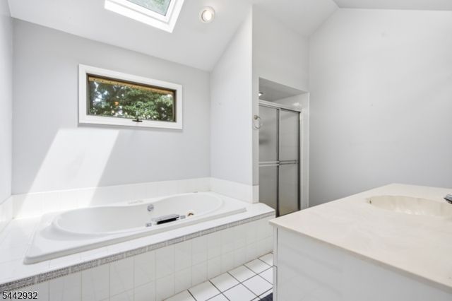 37 Continental Rd, Parsippany-troy Hills Twp., NJ 07950