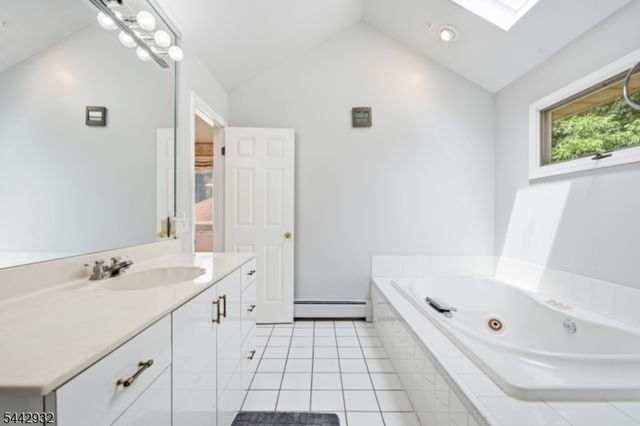 37 Continental Rd, Parsippany-troy Hills Twp., NJ 07950