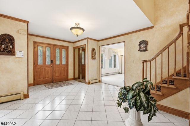37 Continental Rd, Parsippany-troy Hills Twp., NJ 07950