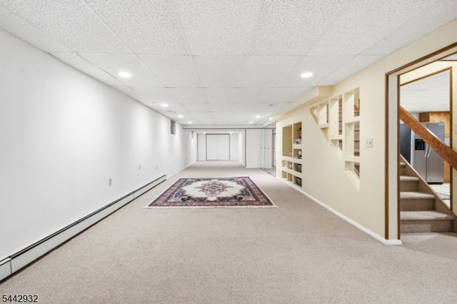 37 Continental Rd, Parsippany-troy Hills Twp., NJ 07950