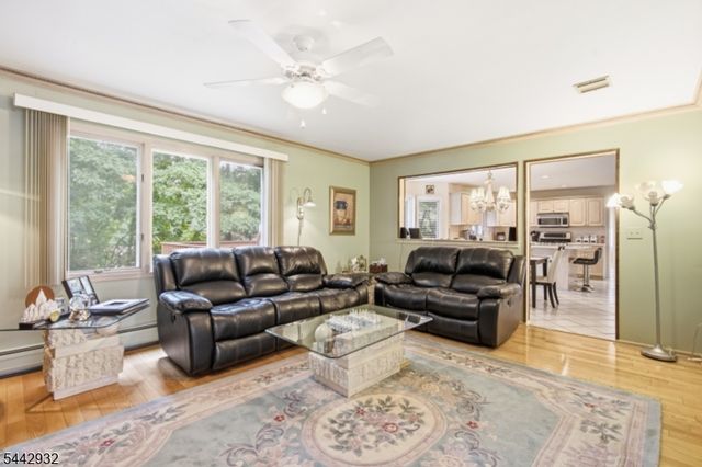37 Continental Rd, Parsippany-troy Hills Twp., NJ 07950