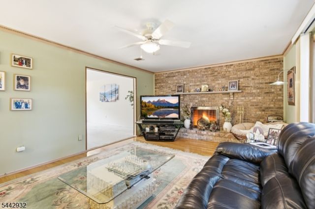 37 Continental Rd, Parsippany-troy Hills Twp., NJ 07950