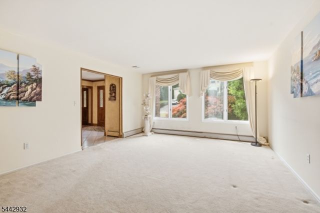 37 Continental Rd, Parsippany-troy Hills Twp., NJ 07950