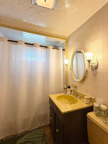 91 Shore Drive 2, Somerville, MA 02145