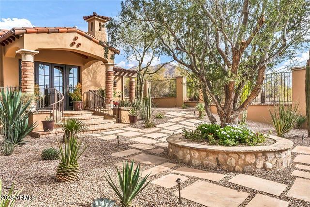 10935 E GRANDVIEW Way, Scottsdale, AZ 85255