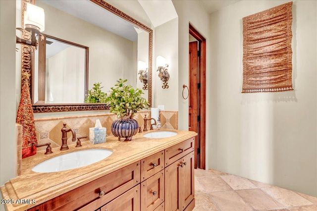 10935 E GRANDVIEW Way, Scottsdale, AZ 85255