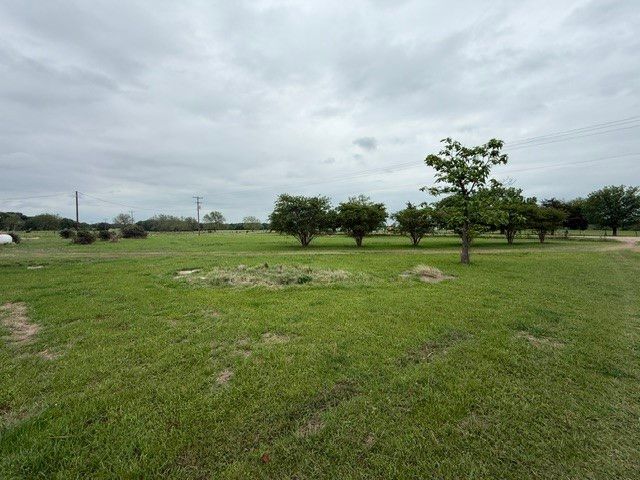 4913 N Fm 1752, Savoy, TX 75479