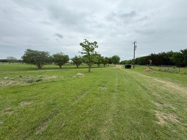 4913 N Fm 1752, Savoy, TX 75479