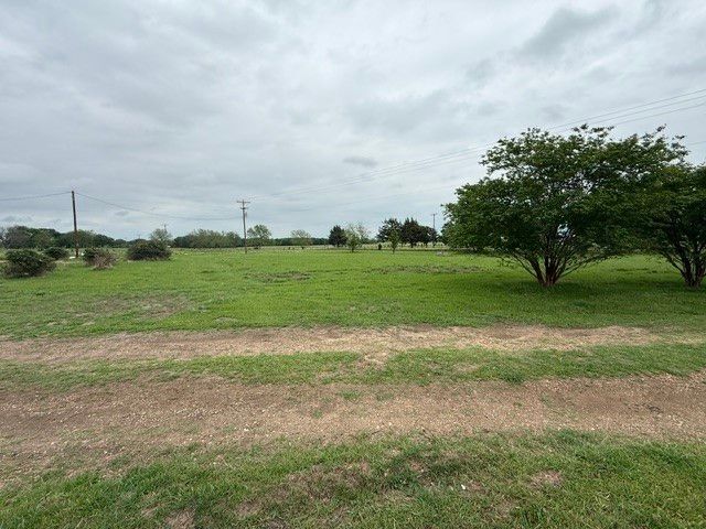 4913 N Fm 1752, Savoy, TX 75479