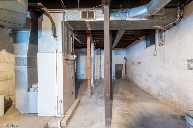 942 Virginia Avenue, Follansbee, WV 26037