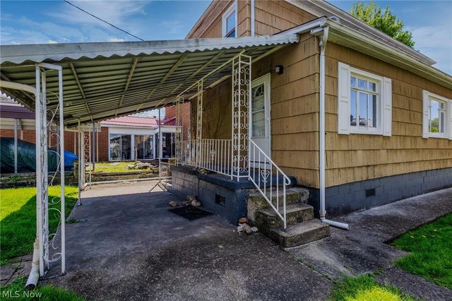 942 Virginia Avenue, Follansbee, WV 26037