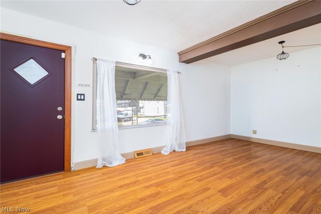 942 Virginia Avenue, Follansbee, WV 26037