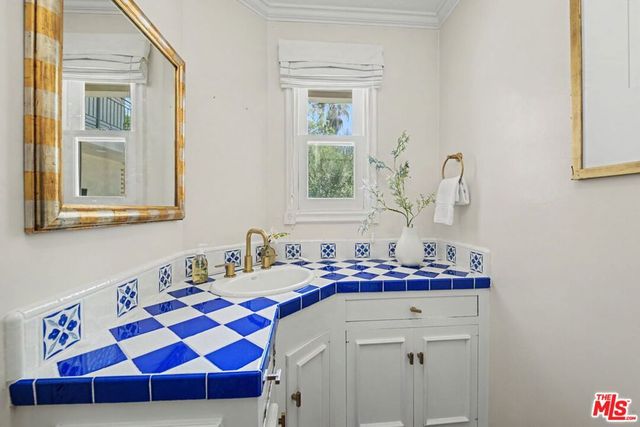 336 Loring Avenue, Los Angeles, CA 90024