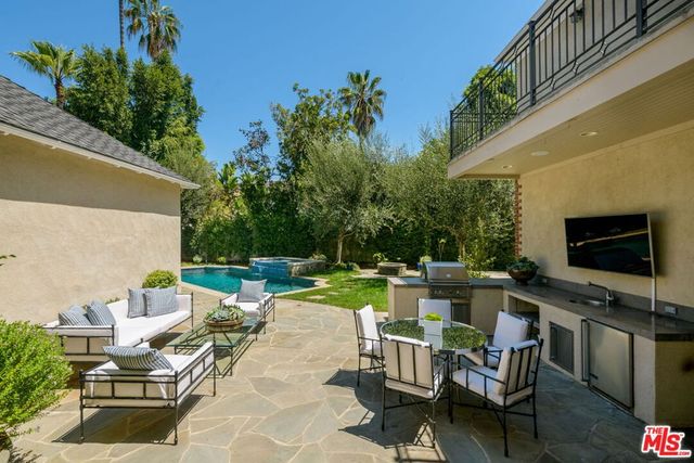 336 Loring Avenue, Los Angeles, CA 90024