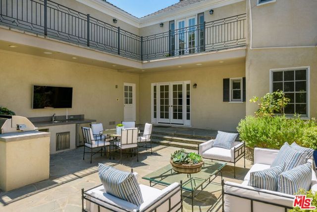 336 Loring Avenue, Los Angeles, CA 90024