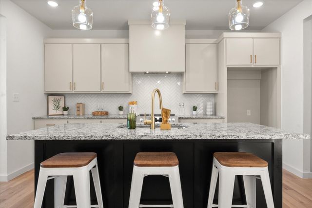 1813 Harvest Avenue, Wolfforth, TX 79382