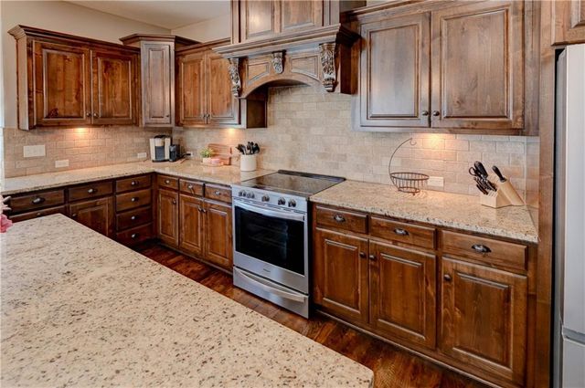 10011 NE 102nd Terrace, Kansas City, MO 64157