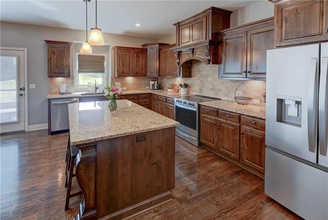 10011 NE 102nd Terrace, Kansas City, MO 64157